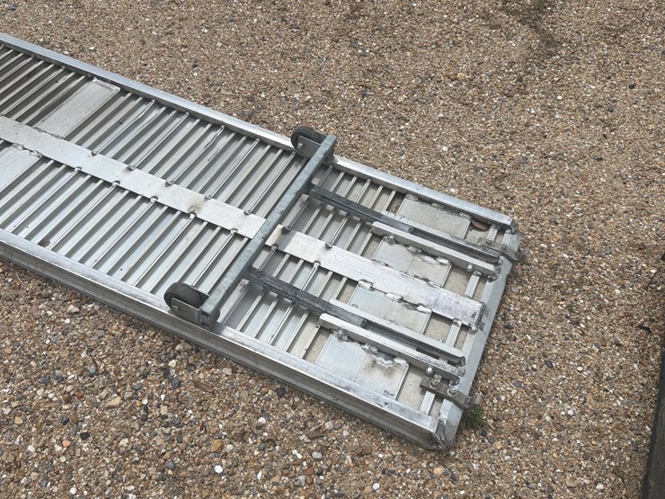 #35731-•-10ft-aluminum-ramp-image-3