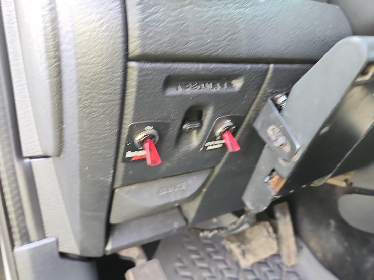 2004-dodge-ram-3500-image-27