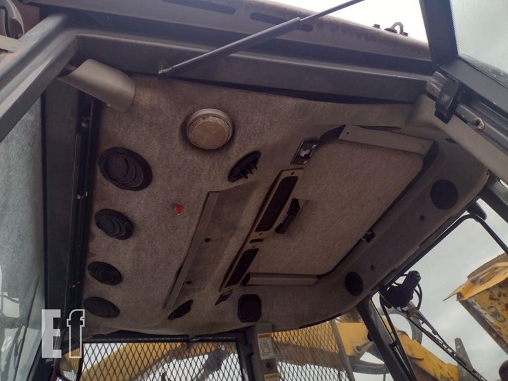 2002-massey-ferguson-4233-image-15