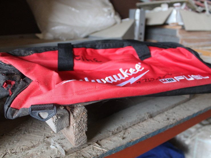 #3412-•-m18-fuel-milwaukee-tool-bag-image-1