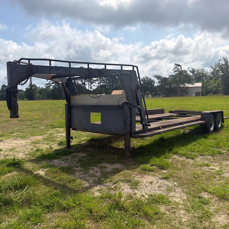 #35624 • 20FT GOOSENECK TRAILER WITH RAMPS | NO TITLE