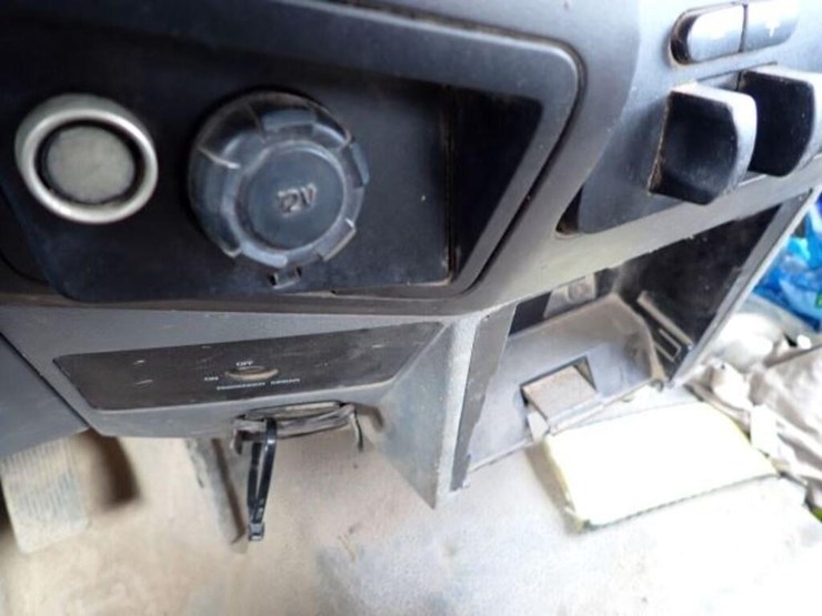 2012-ford-f550-xl-image-16