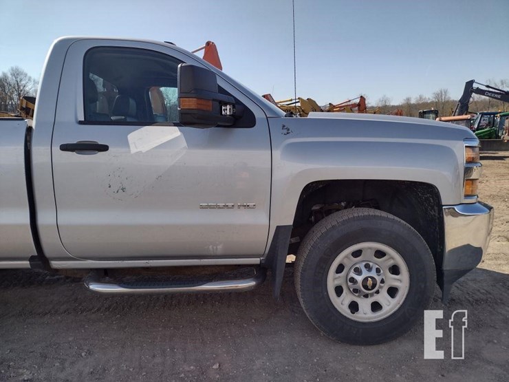 2016-chevrolet-2500hd-image-24