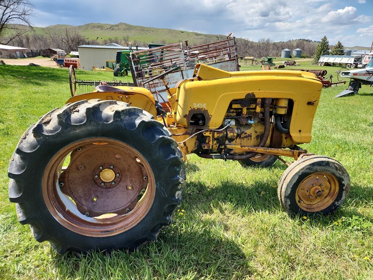 minneapolis-moline-a1p-tractor-image-6