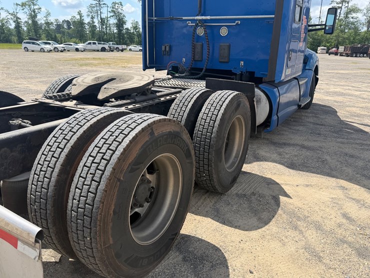 2015-kenworth-t680-image-4