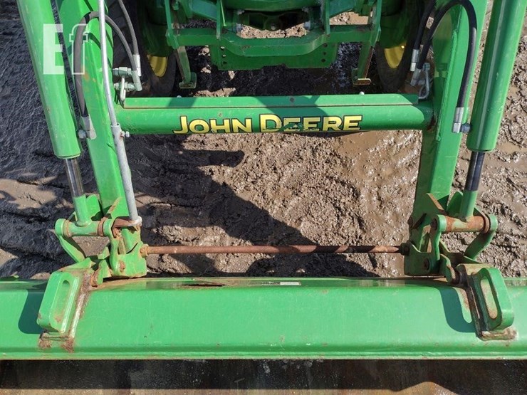 2017-john-deere-4052r-image-17