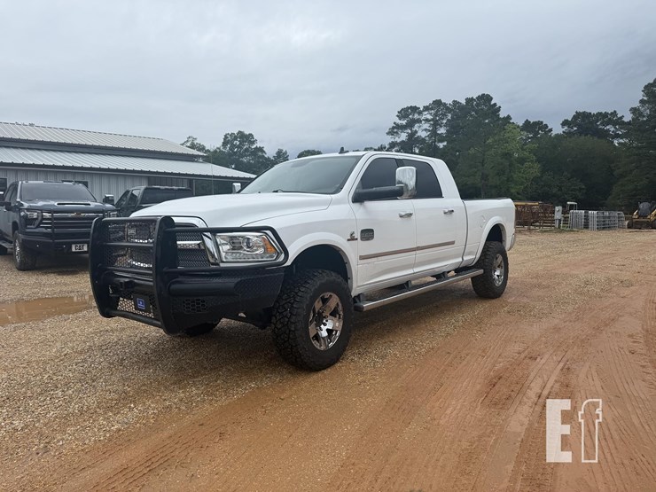 2015-ram-3500-laramie-image-1