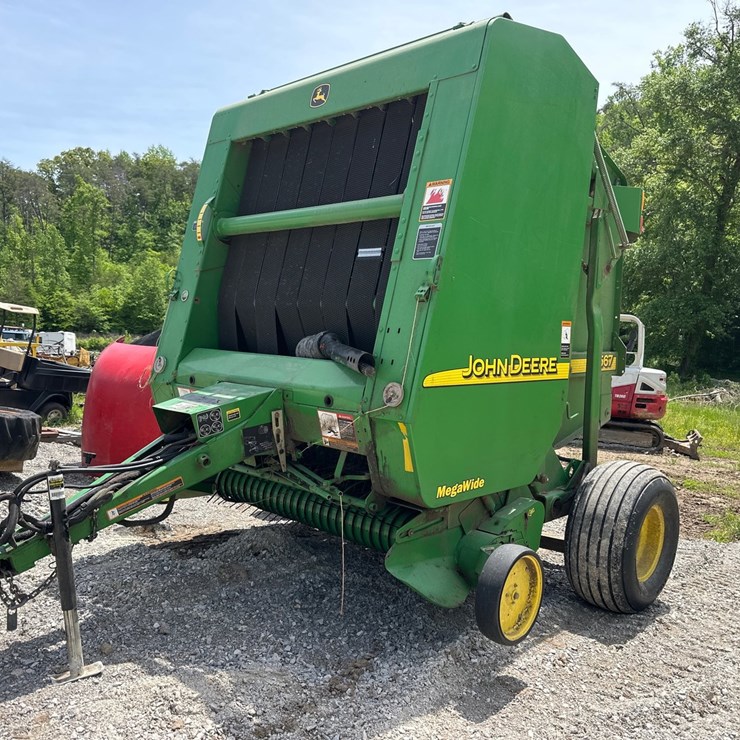 JOHN DEERE 567
