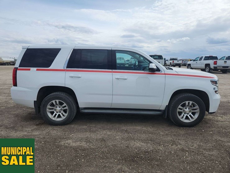 2015-chevrolet-tahoe-image-24