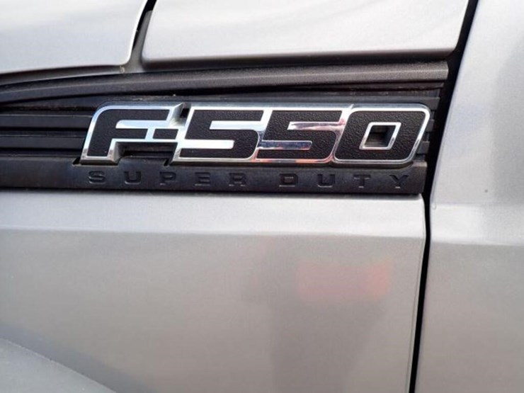 2012-ford-f550-xl-image-9
