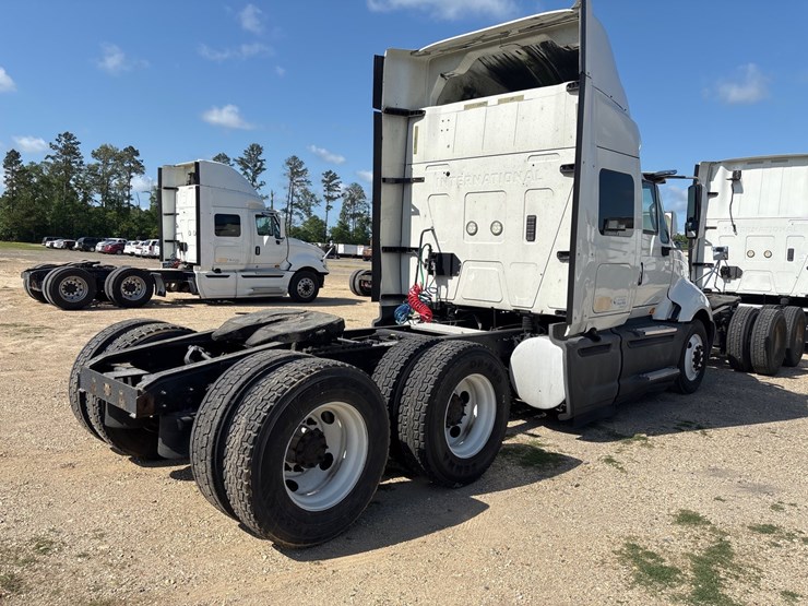 2016-international-prostar-image-3