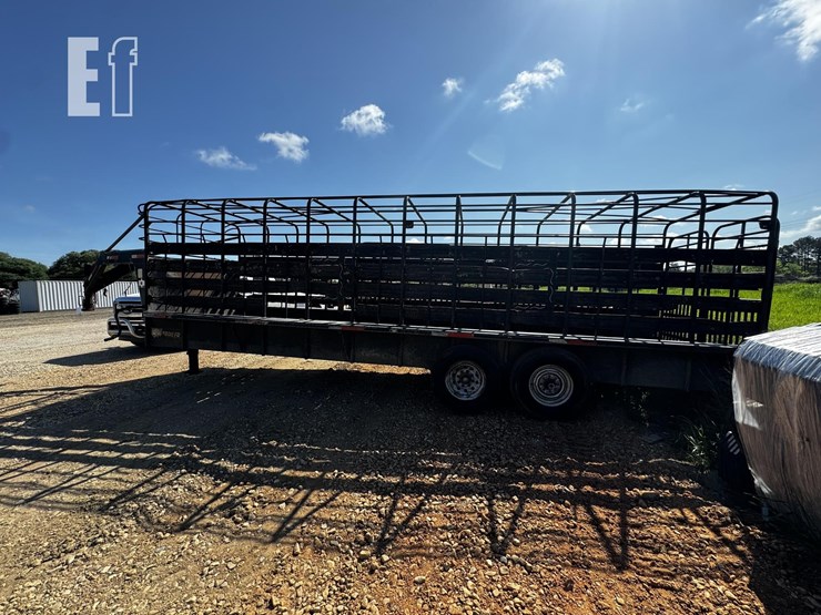 w-w-trailers-livestock-trailer-24'-image-4