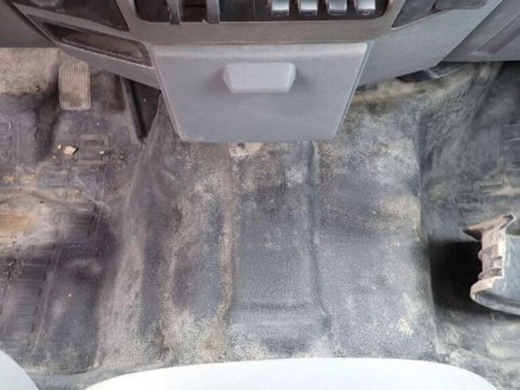 2016-ford-f550-xlt-image-21