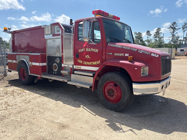 #35838-•-1997-freightliner-fl88-image-2
