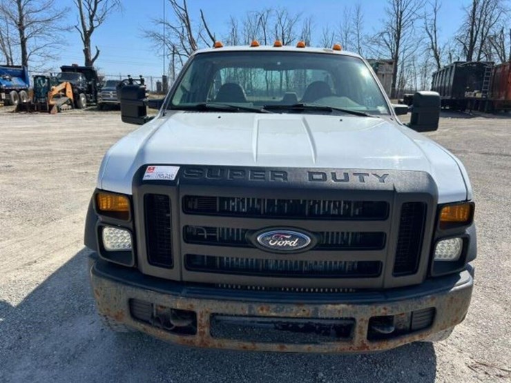 2008-ford-f550-xl-image-3
