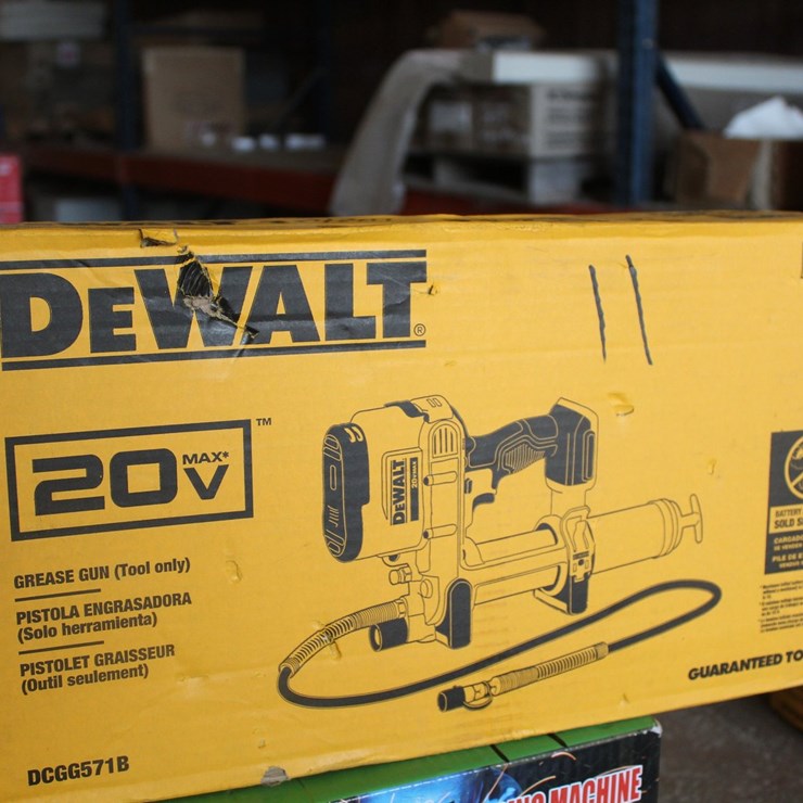 #11 • 20V DEWALT GREASE GUN (TOOL ONLY)