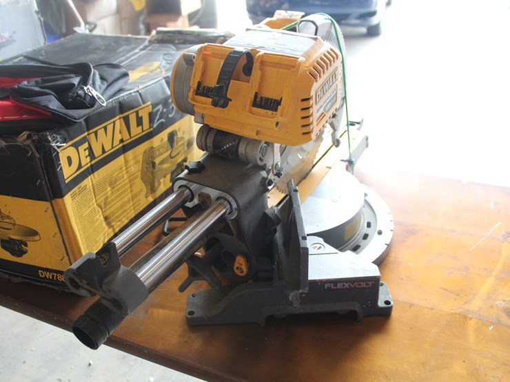 #3404-•-dewalt-12in-cordless-miter-saw-image-2