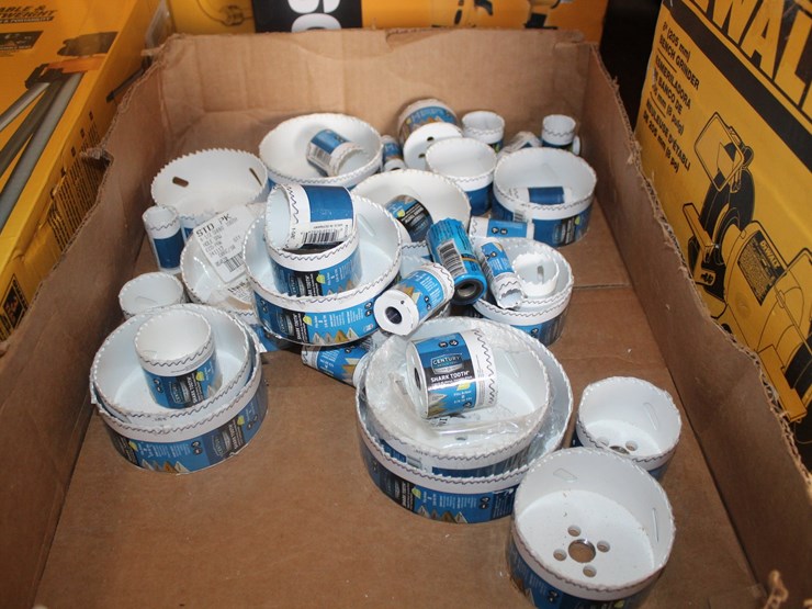#4-•-box-of-unused-hole-saws-image-1