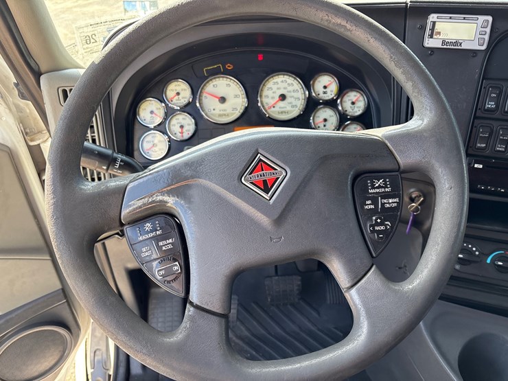 2015-international-prostar-image-12