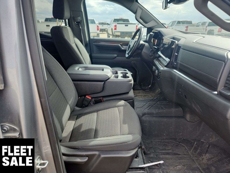 2024-chevrolet-silverado-1500-image-21