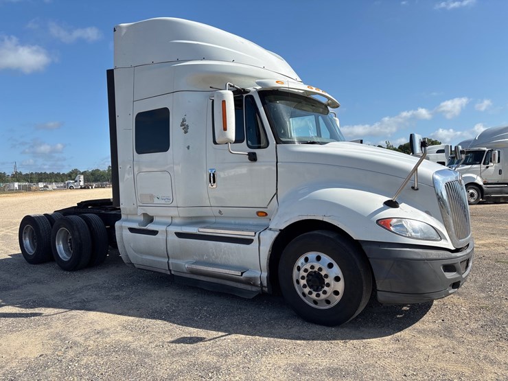 2015-international-prostar-image-2