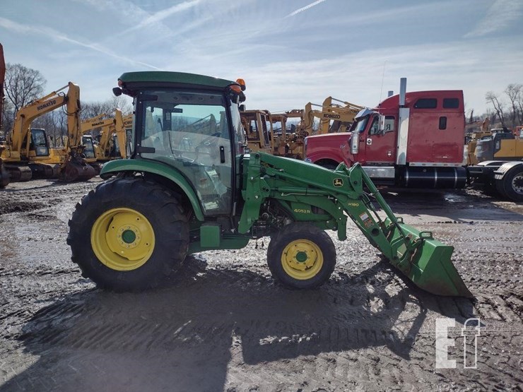 2017-john-deere-4052r-image-3
