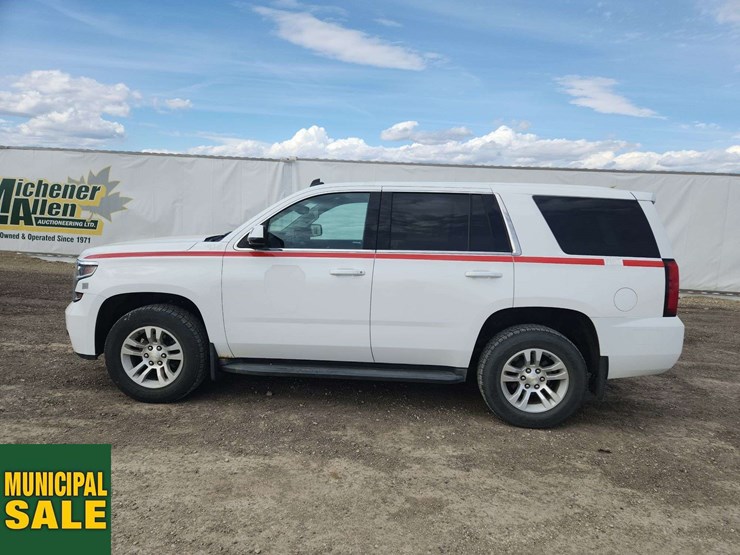 2015-chevrolet-tahoe-image-21