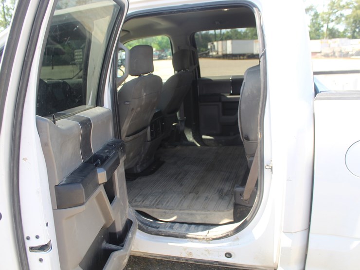2020-ford-f150-image-6