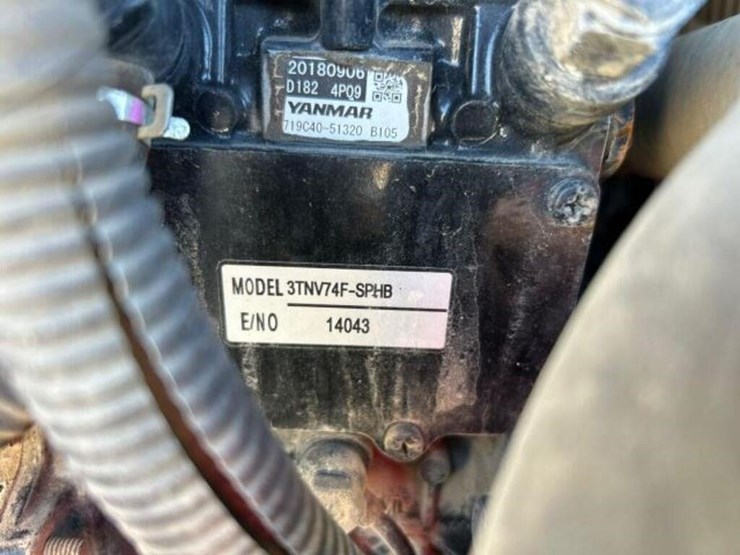 2019-deere-17g-image-38