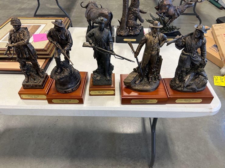 patriot-statues-image-1