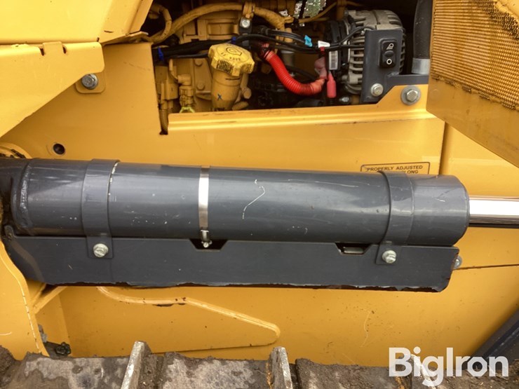 2018-deere-750k-image-19