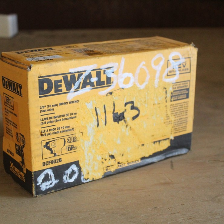 #1163 • DEWALT 10MM IMPACT WRENCH