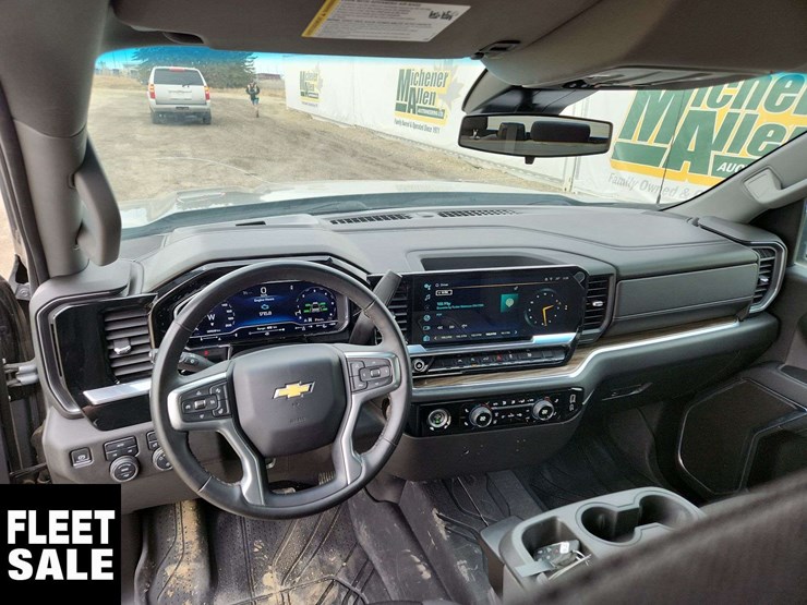 2024-chevrolet-silverado-1500-image-17