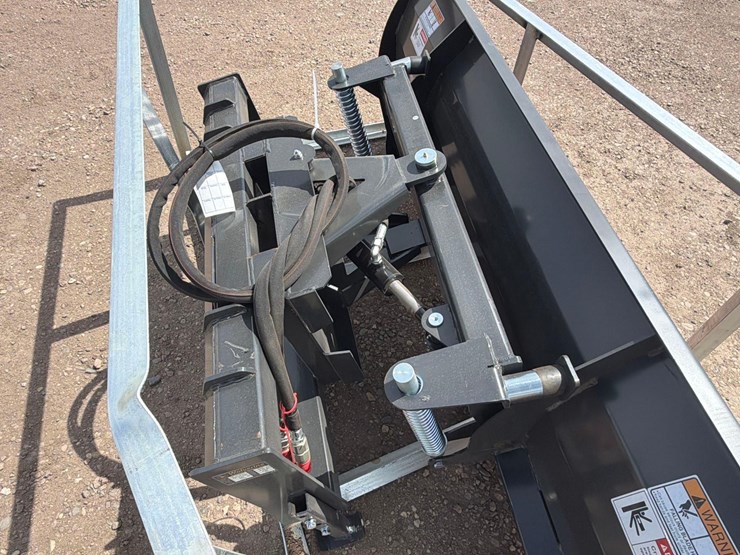 unused-2025-wolverine-db-15-84w-skid-steer-dozer-blade-image-5