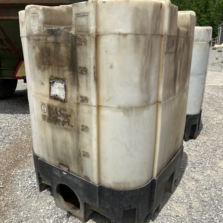 #1610 • 330 Gal Tank