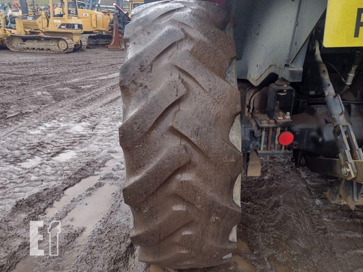 2002-massey-ferguson-4233-image-19