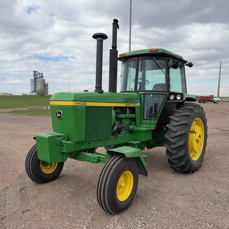 JOHN DEERE 4430