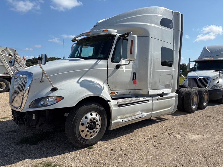 2015-international-prostar-image-1