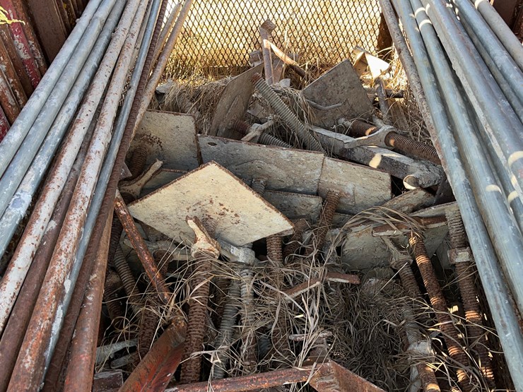 safe-way-scaffolding-on-carrying-cage-image-5