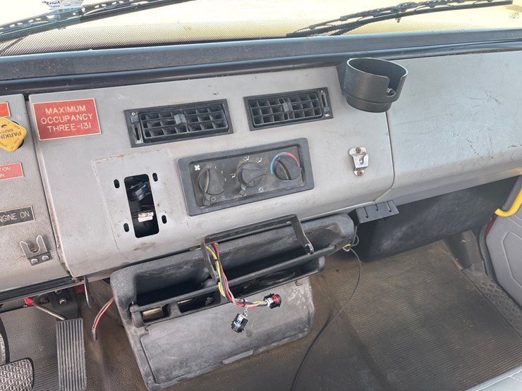 #35838-•-1997-freightliner-fl88-image-11
