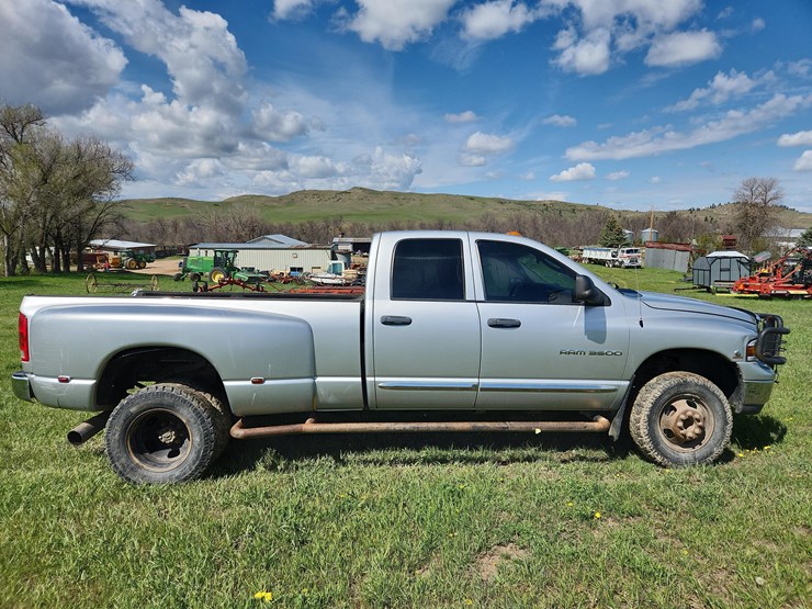 2004-dodge-ram-3500-image-6
