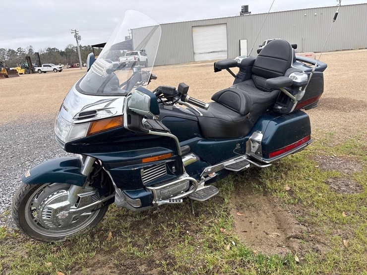 #8344-•-1994-honda-mc-motorcycle-|-parts-or-repair-image-1