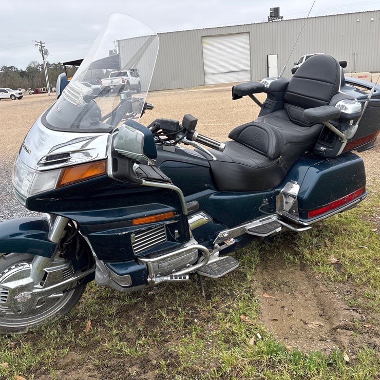 #8344 • 1994 HONDA MC MOTORCYCLE | PARTS OR REPAIR