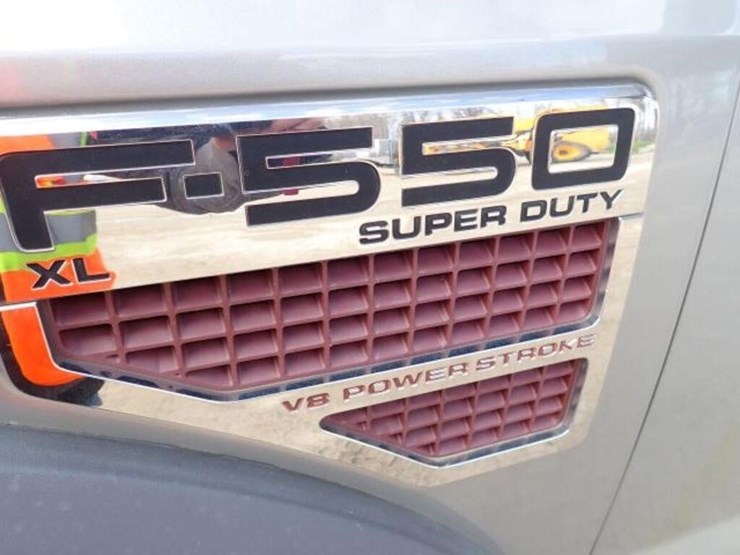 2009-ford-f550-image-10
