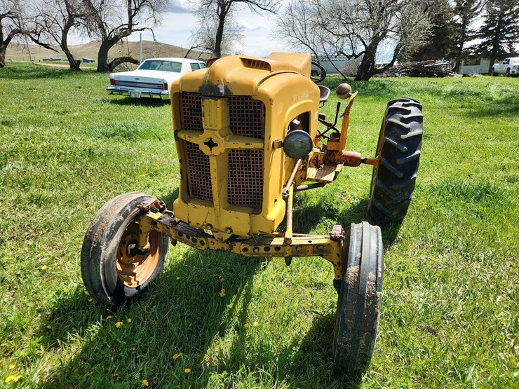 minneapolis-moline-a1p-tractor-image-9