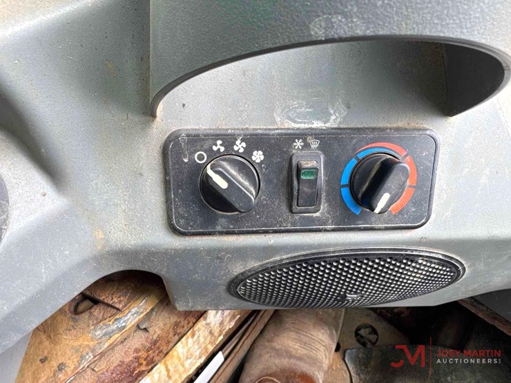 2018-bobcat-t450-image-23