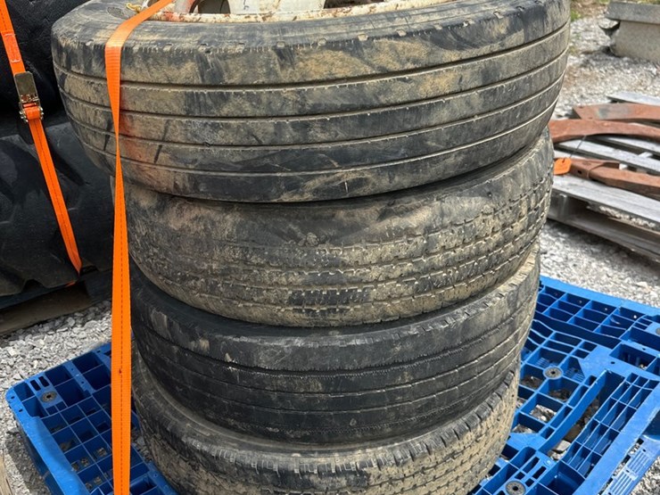 #1619-•-(4)-rims/tires-225/70r19.5-image-1