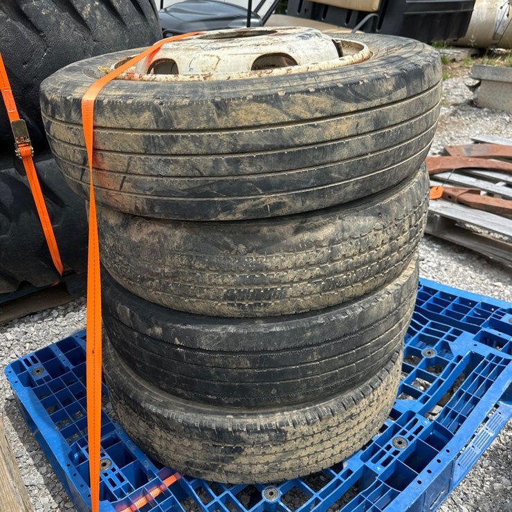 #1619 • (4) Rims/Tires 225/70R19.5