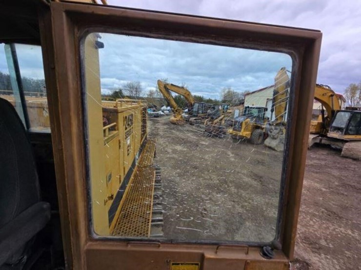 1990-caterpillar-245b-image-42