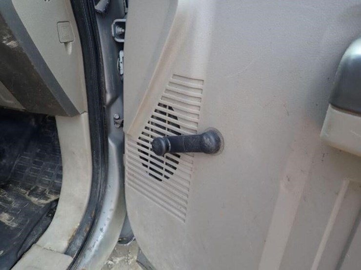2009-ford-f550-image-33